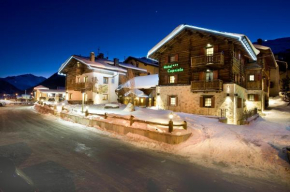 Гостиница Hotel Capriolo  Ливиньо